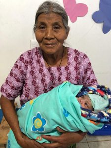 Rosa is a midwife. Elsa discussed her birth plan with Rosa, who strongly encouraged her to give birth at the Casa Materna.